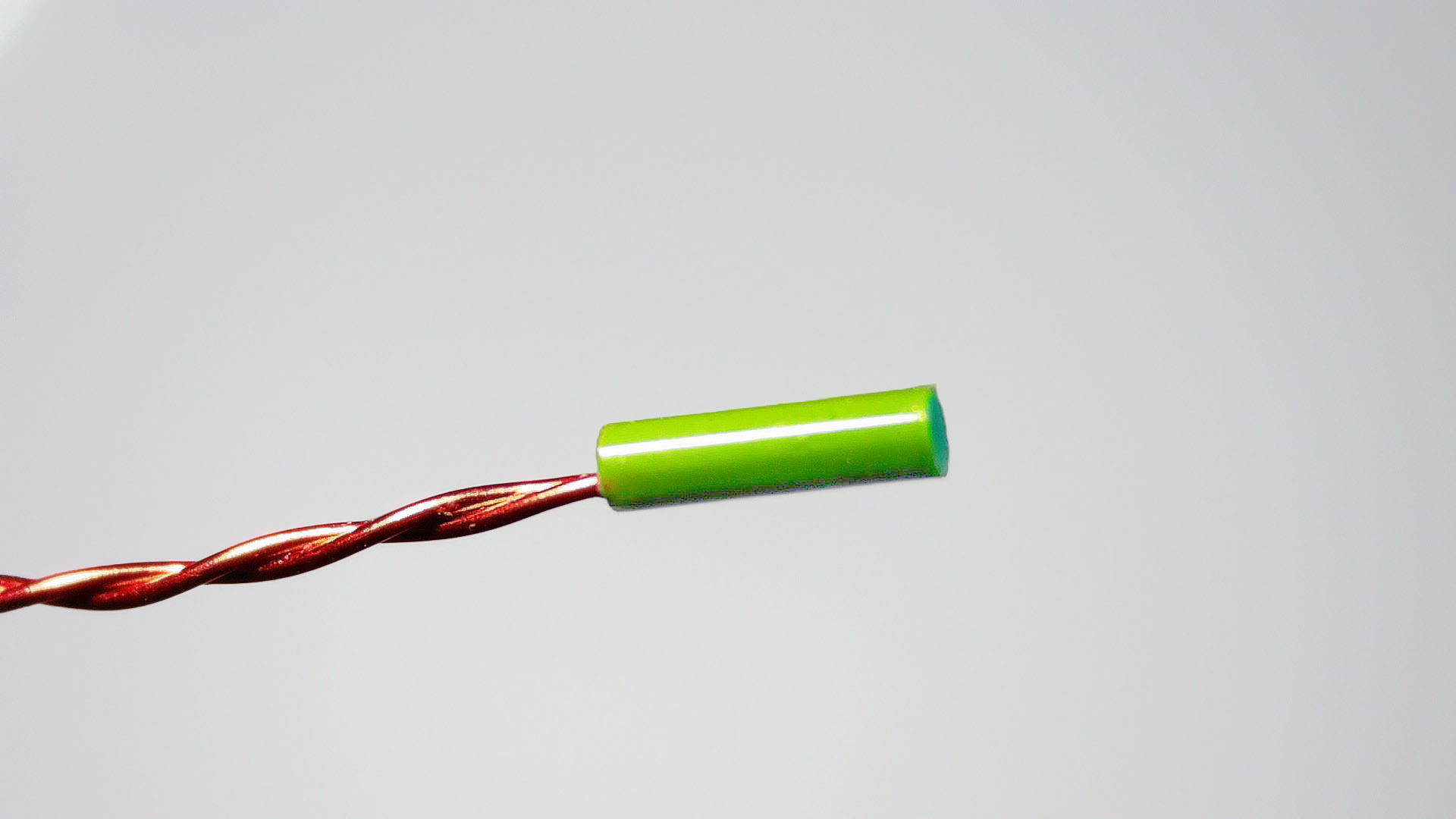 NTC thermistor with twisted copper leads