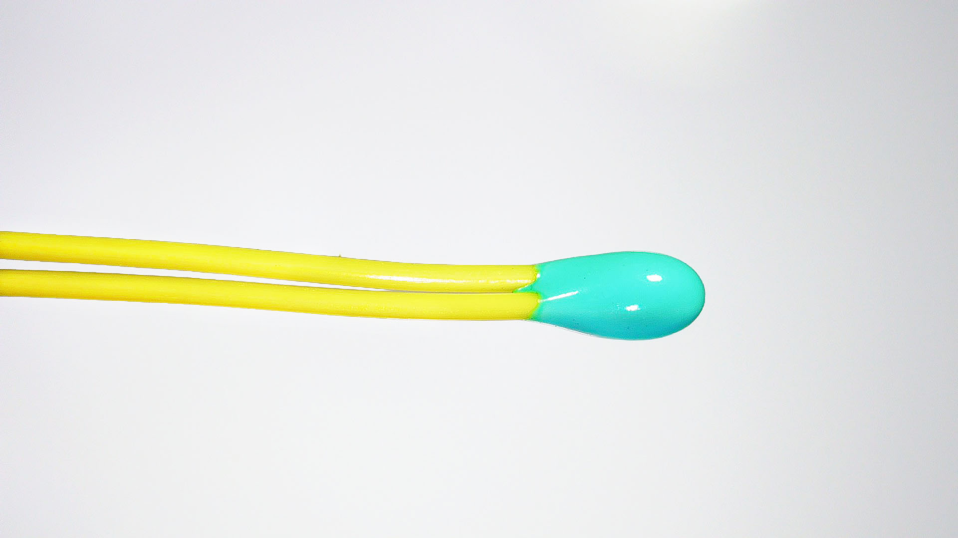 NTC thermistor with yellow insulated leads